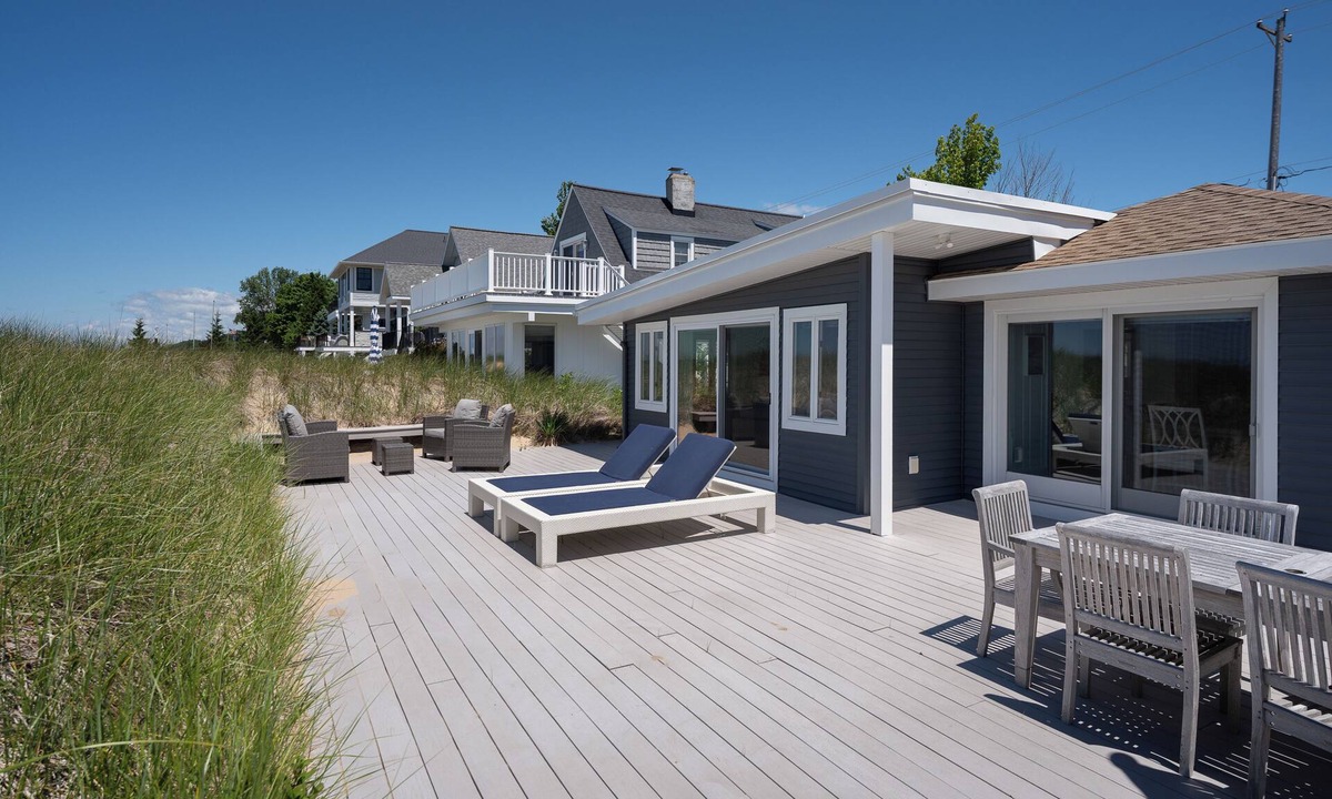 Ferrysburg House | Memories | Lakeside Luxury Retreat with Stunning Views