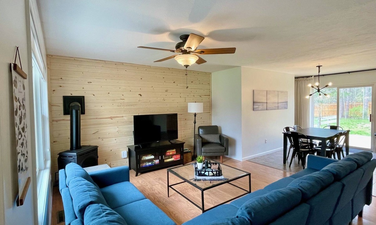 Rapid City House | Minutes to Torch Lake | Arcades | AC | Fenced Yard