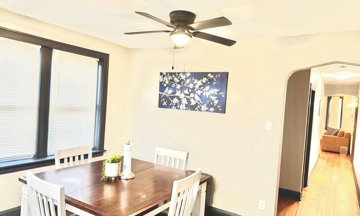 Gage Park Apartment | Modern 1BR Near Midway - CTA Train - Golf Nearby
