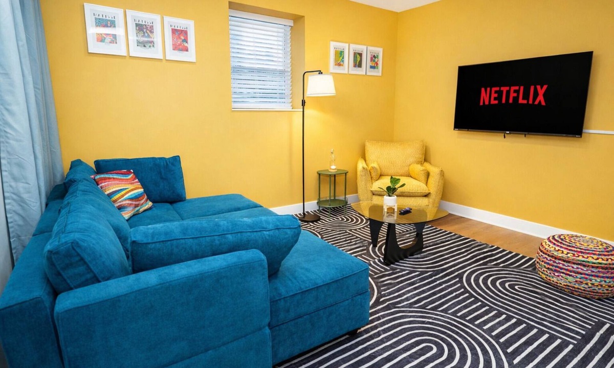 Magnolia Glen Condo | Modern 3BR Chicago Condo Near Loyola University and Lakefront