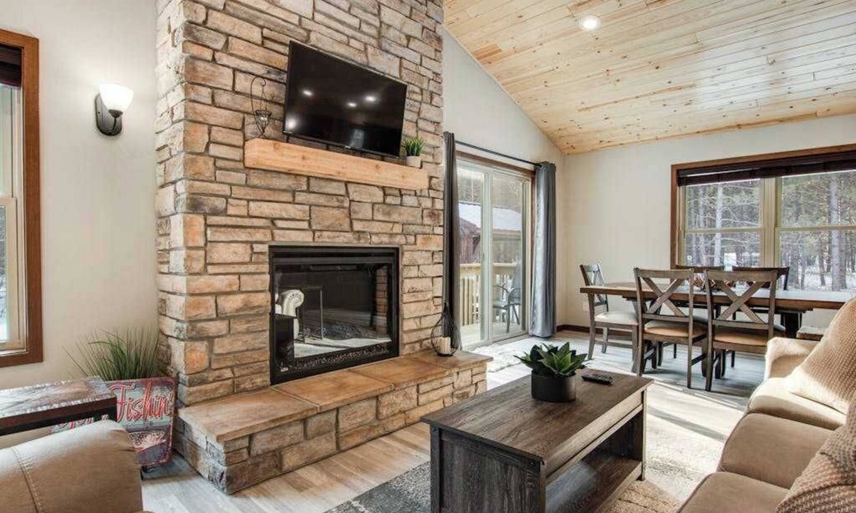 Arkdale House | Modern cabin with fast WiFi, firepit, pergola, W/D, & central AC