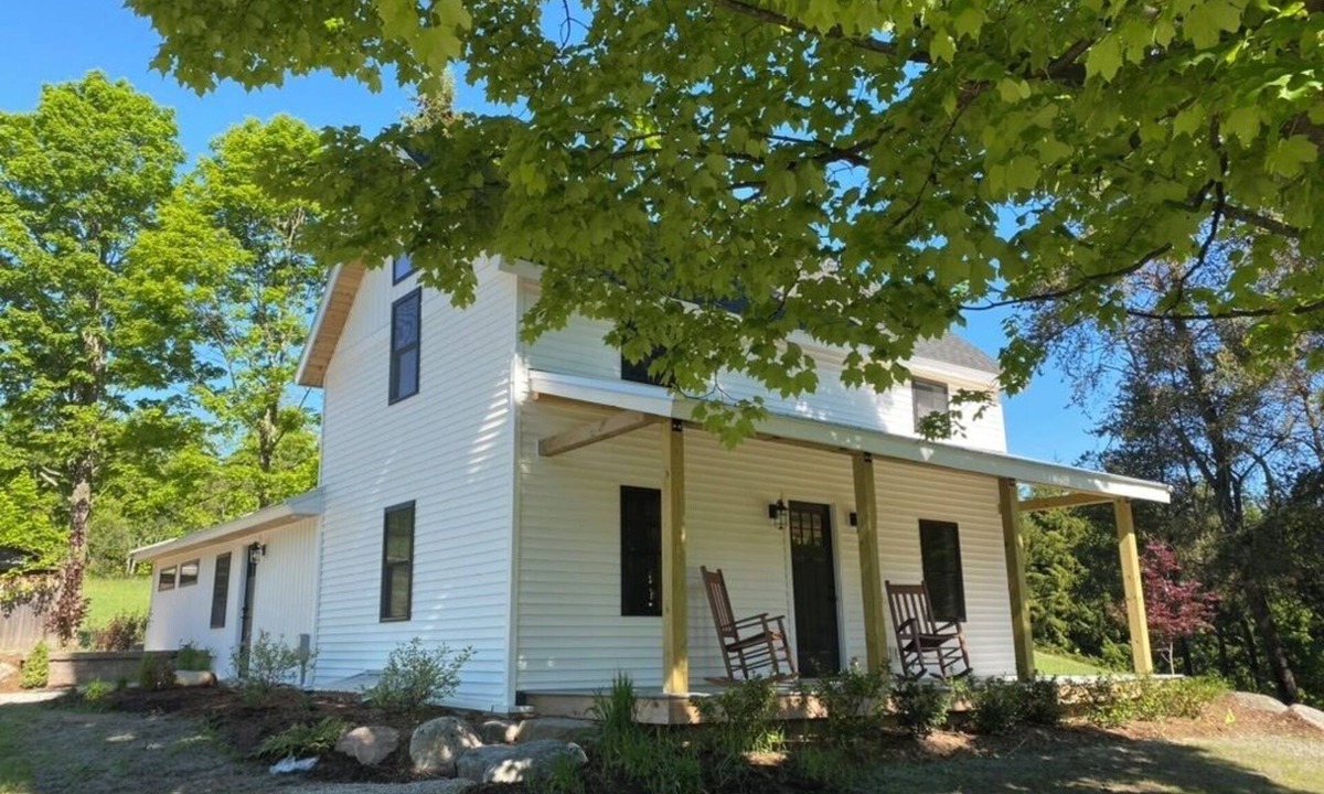 Charlevoix House | Modern Farmhouse | Charlevoix Boyne Petoskey