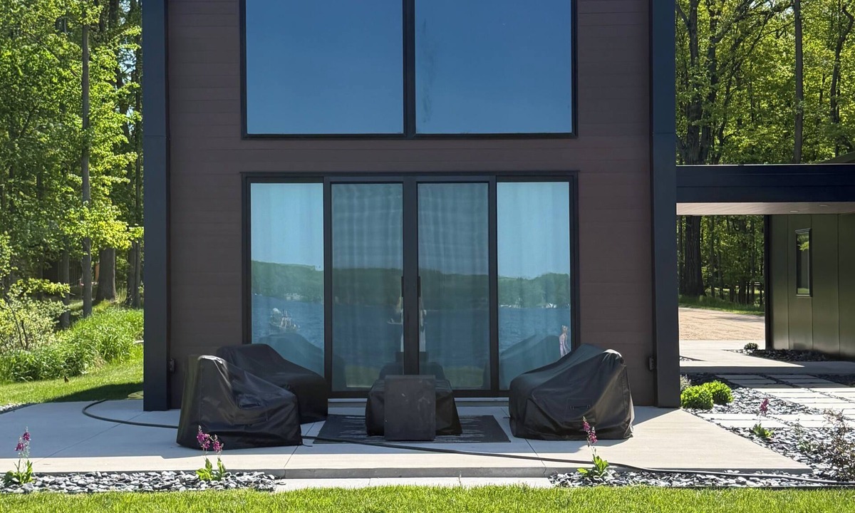 Lakeview House | Modern Guesthouse on Townline Lake with access to private pickleball court.