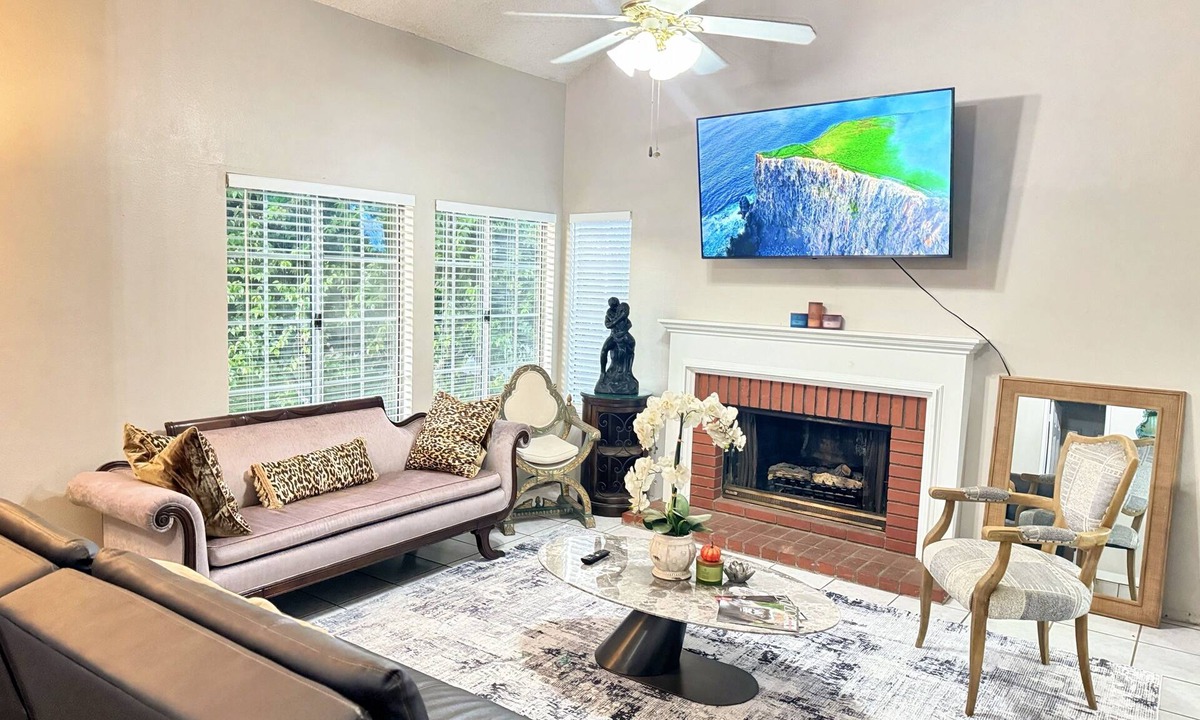 Moreno Valley House | Modern & Spacious Family and Friend 4Bedroom House in Moreno Valley