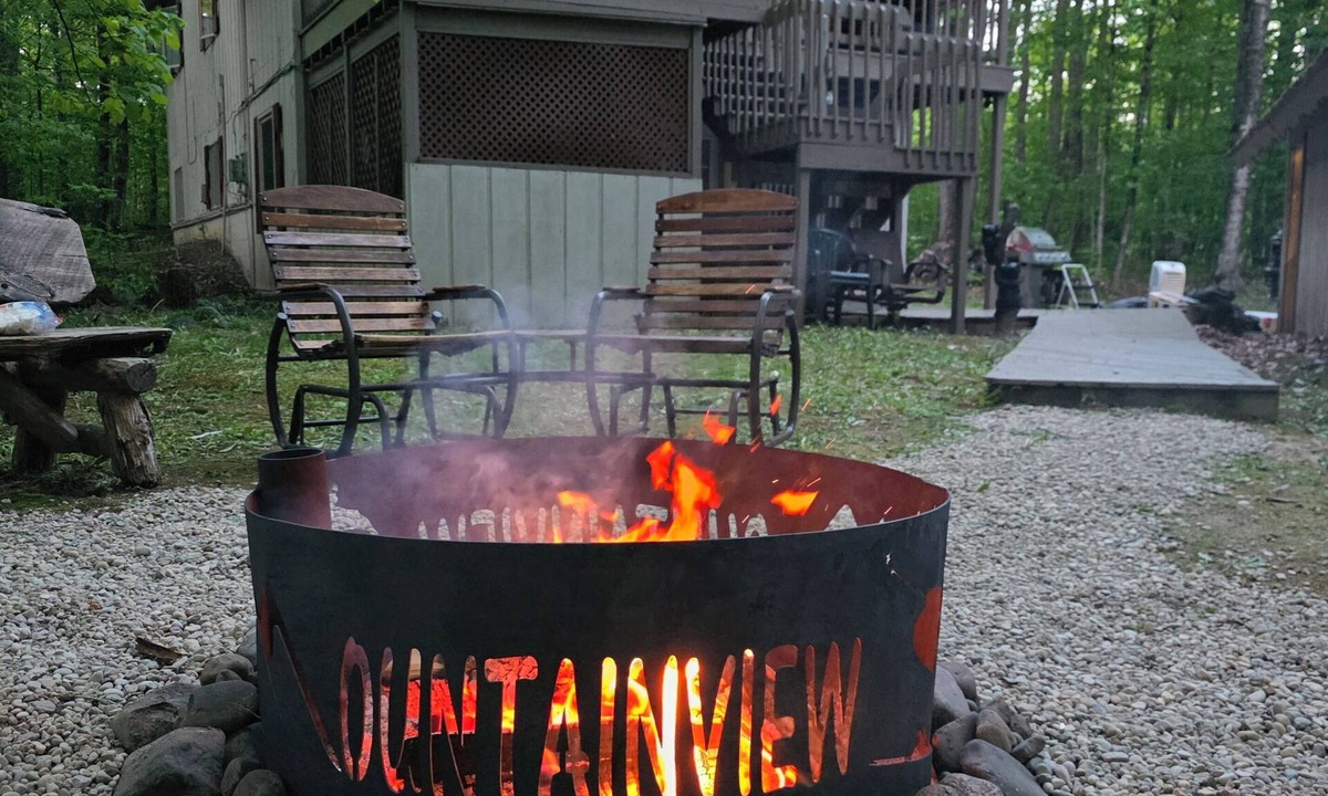 Stambaugh House | Mountain View Lodge - Lower - 3 Bedroom Duplex with Hot Tub in Ski Brule Village