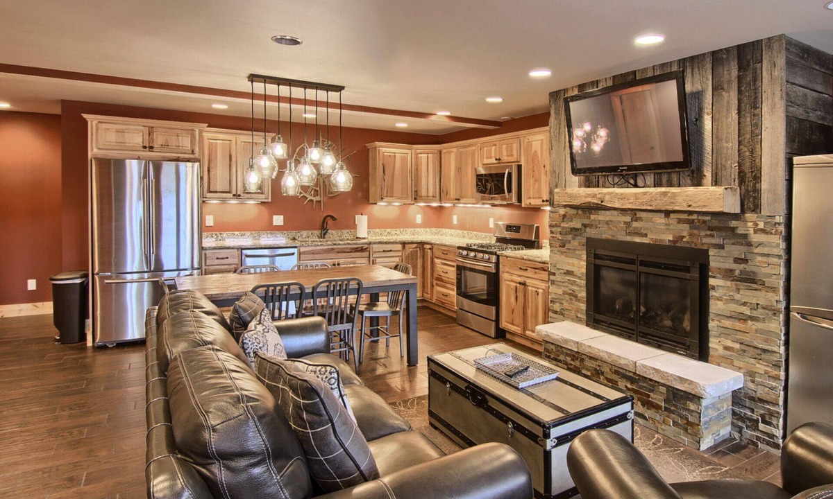 Boyne Falls Condo | Mountain Villa 342 H | Gas Fireplace | Walk to Slopes | 3 Bedroom