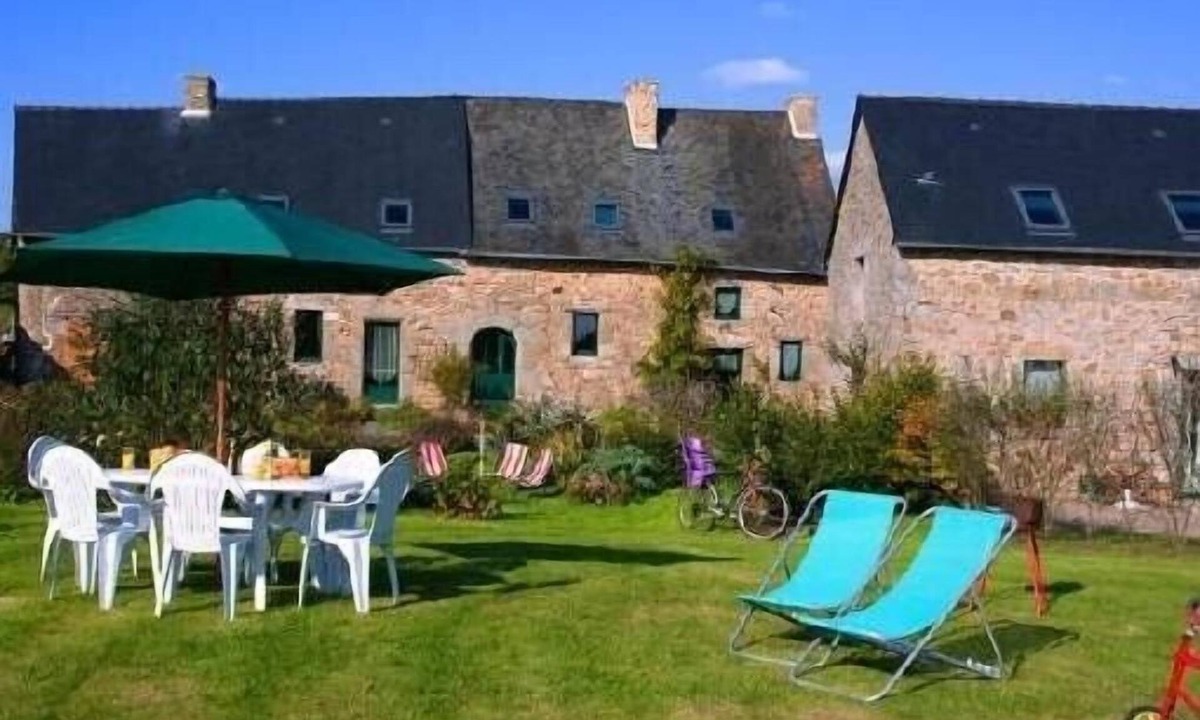 Saint-Germain-en-Cogles Cottage | MT ST MICHEL, FOUGERES 4 pers. Tranquility, space for the whole family.