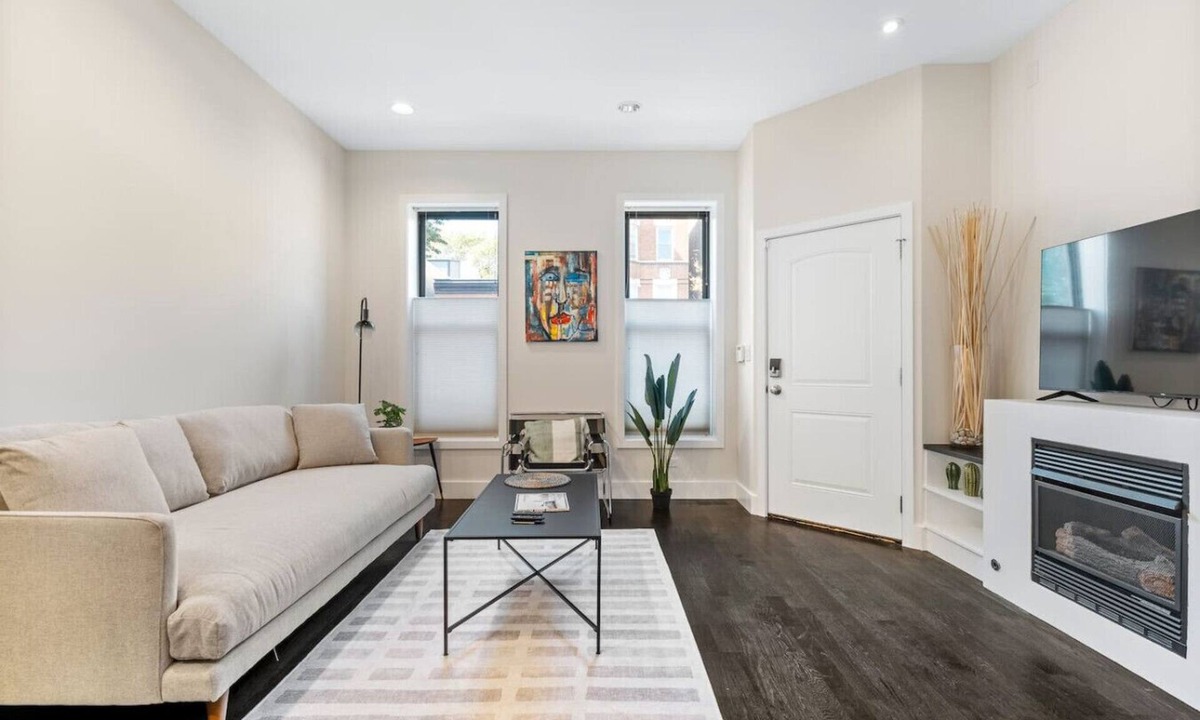 Wicker Park Apartment | NEW 4BD/4BTH - 2 UNITS - Wicker Park
