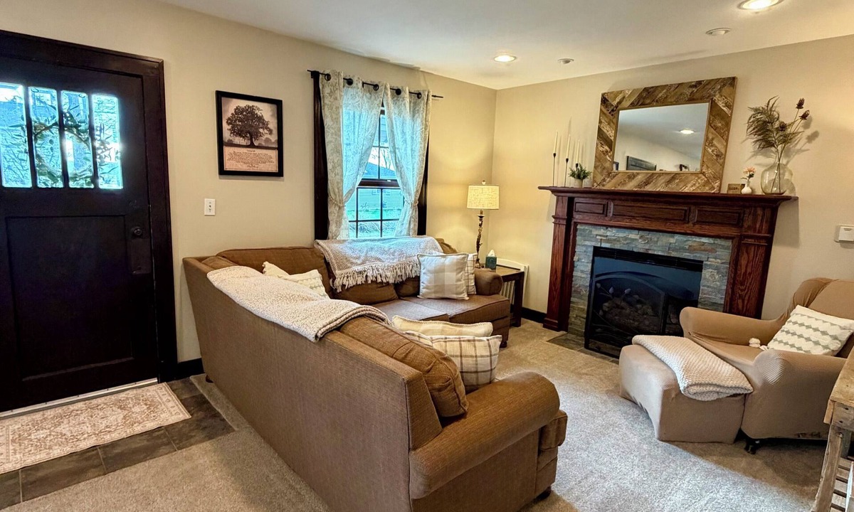 Whitehall House | NEW! Charming 4-bedroom house steps away from White Lake in Whitehall!