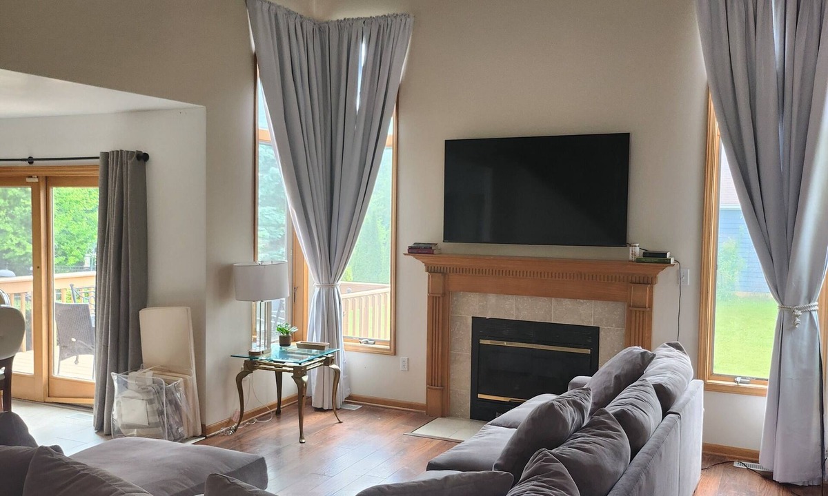 Schererville House | New to VRBO! Sweet Home Schererville, IN! 3bd/3 bath. Sleeps 6. Close to Chicago