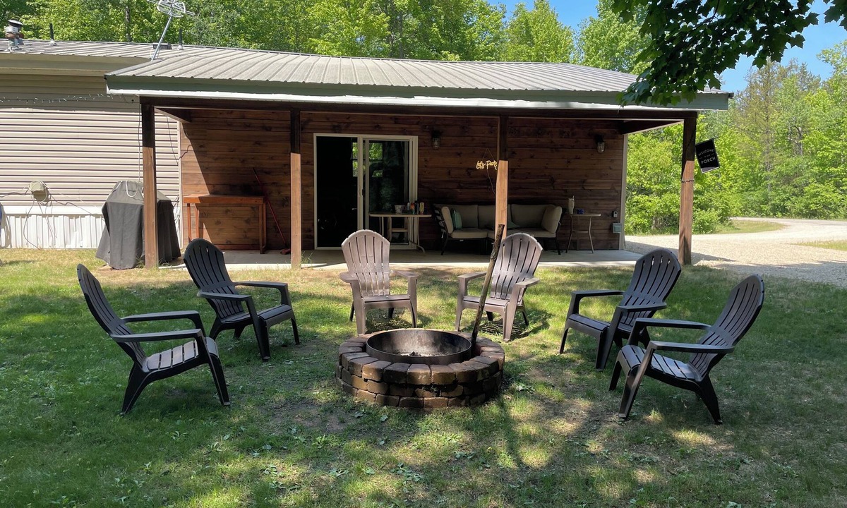 Athelstane Cabin | Northwoods getaway - minutes from beach, fishing & trails!