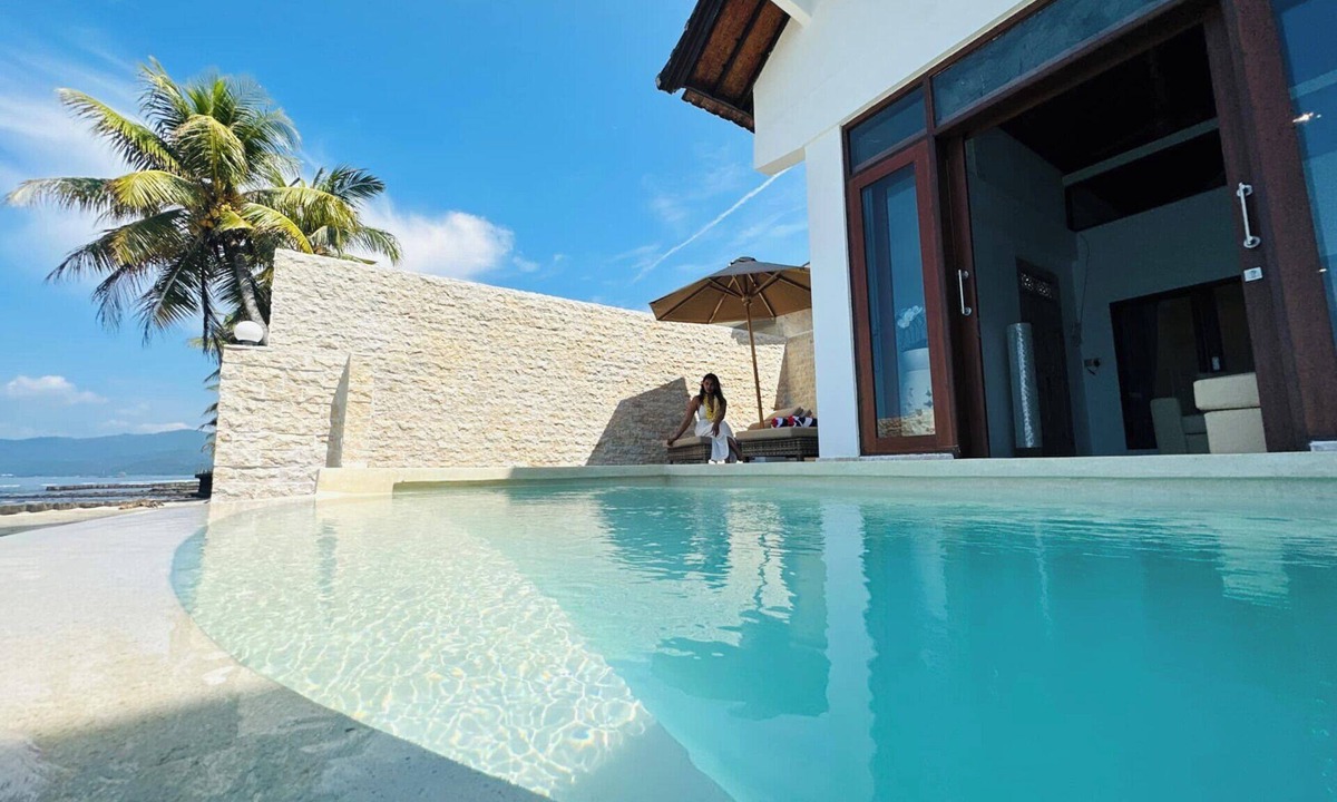 Candi Dasa Villa | Oceanfront | Infinity Pool | Luxury 3 BDRM