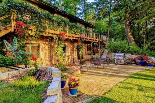 Jefferson House | On-Site Trails: Rock River Retreat in Jefferson!