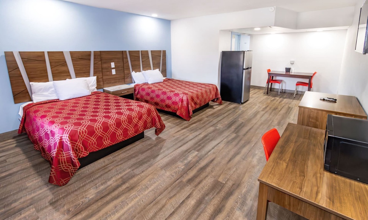 Evansville Hotel | One Life Studios