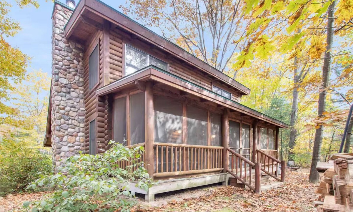 Saugatuck Cabin | Peaceful Cabin 5 mins to downtown Saugatuck w/Lake Access, Firepit & Grill