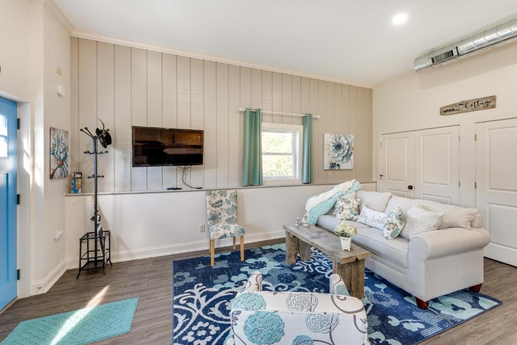 Chemung House | Peaceful Harvard Vacation Rental: 3 Mi to Town!