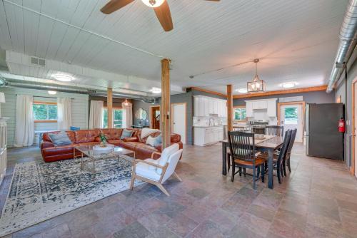 Warrenville House | Peaceful Warrenville Home: 1 Mi to Herrick Lake!