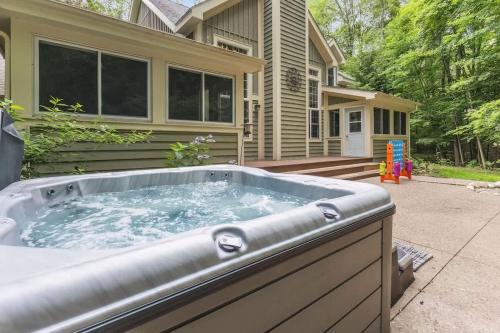 Shorewood-Tower Hills-Harbert House | Pete's Place by Juniper Holiday + Home