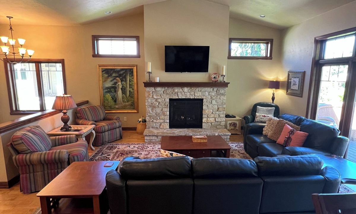 Fish Creek Condo | Pristine condo! Walking distance to everything in the heart of Fish Creek!