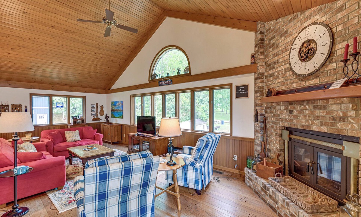Three Rivers House | Private Dock & Stunning Views: Corey Lake Getaway!