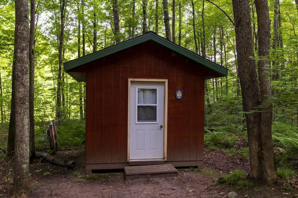 White Lake Cabin | Quaint Cabin Surrounded by Nature for a Peaceful Retreat in White Lake, Wisconsin