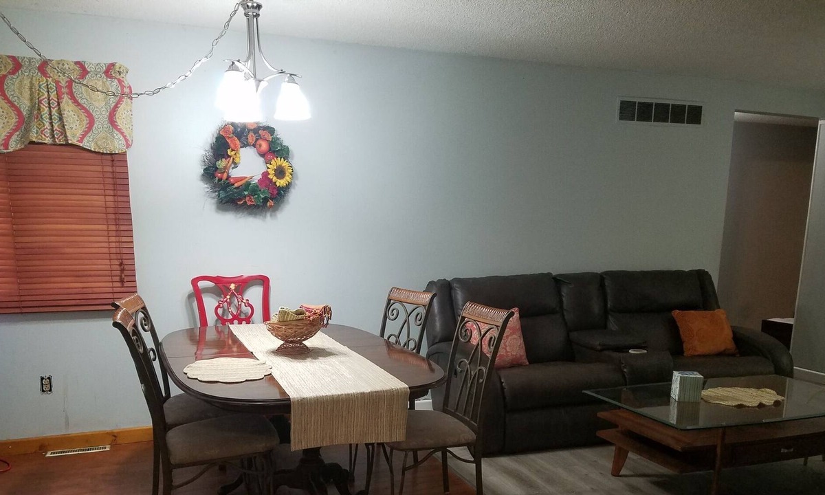 Koontz Lake House | Quaint lake house, minutes walk to beach and brew pub. Sleeps 8.