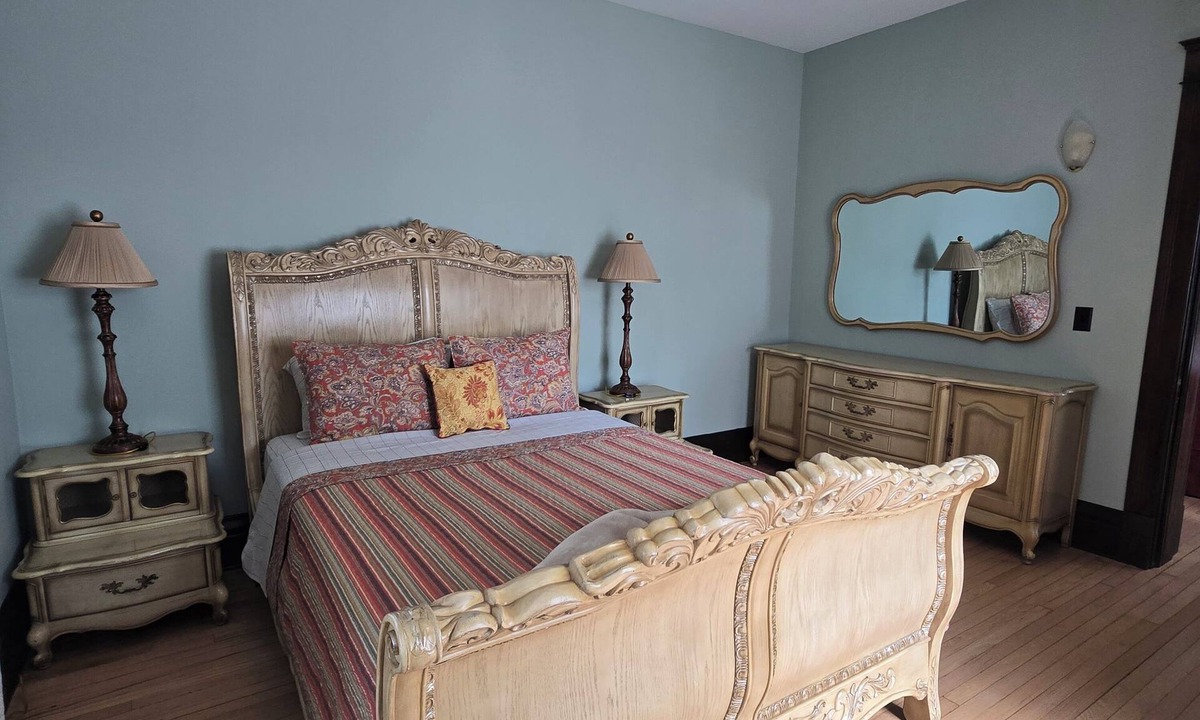 Stuart Apartment | Quiet, Bright, and Spacious Apartment in Historic District.