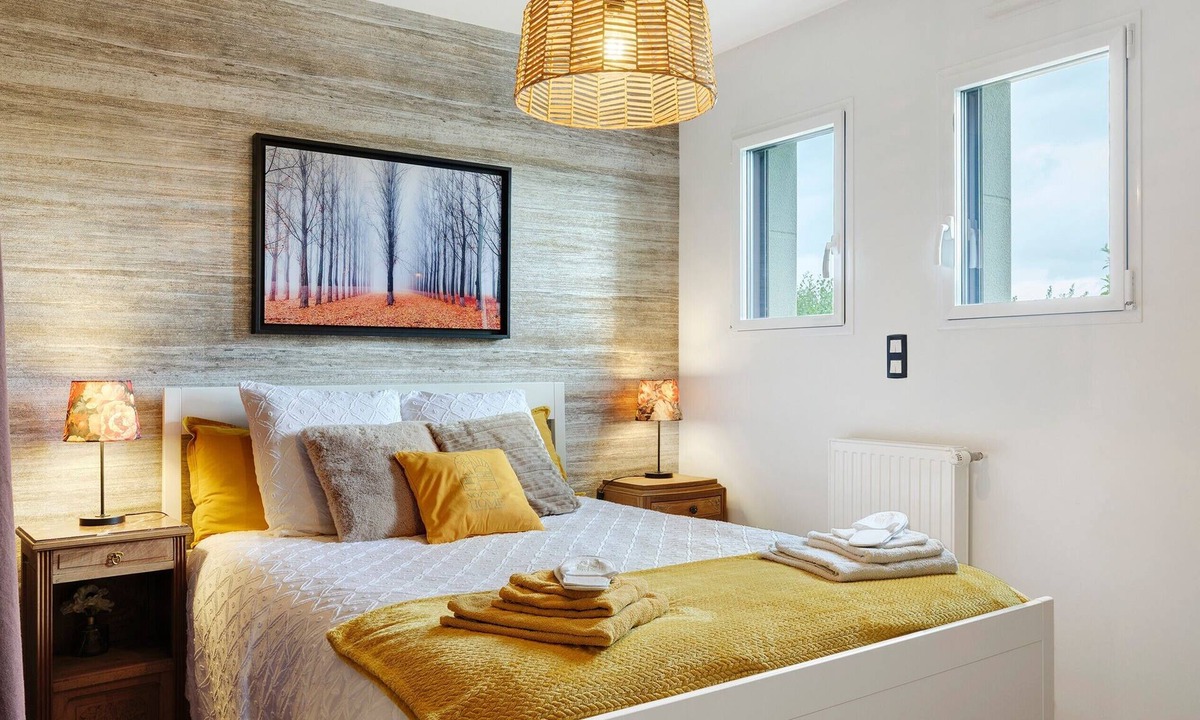 Geveze Bed & Breakfast | Quiet Room with Breakfast, Private Terrace, Garden & Wi-Fi in Gévezé