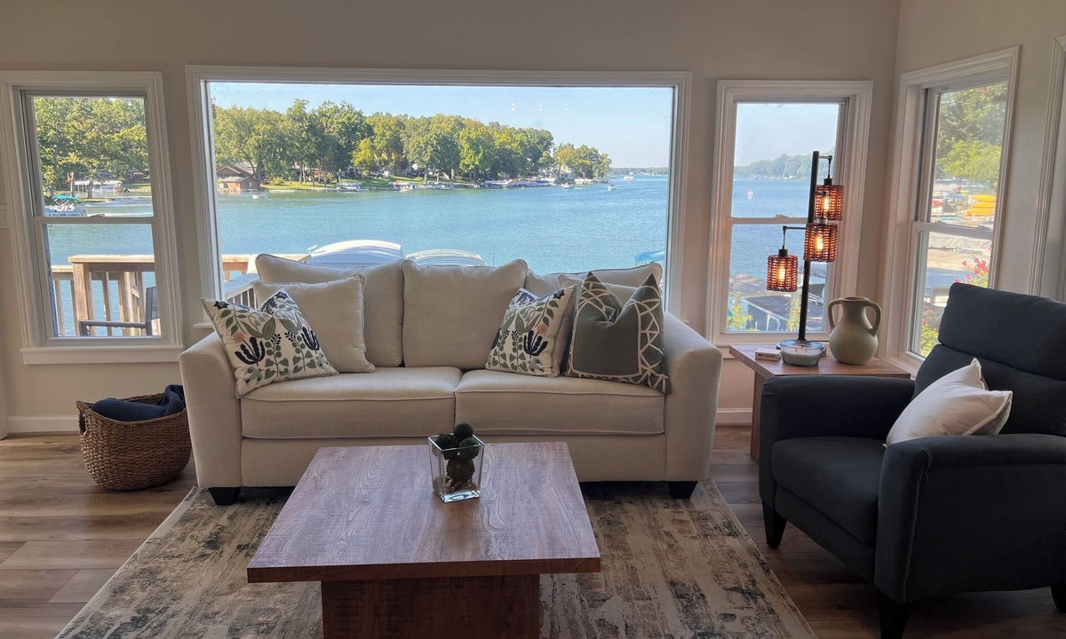 South Gull Lake Cottage | Rare Gull Lake lakefront, 2 bdrm with boat rental option
