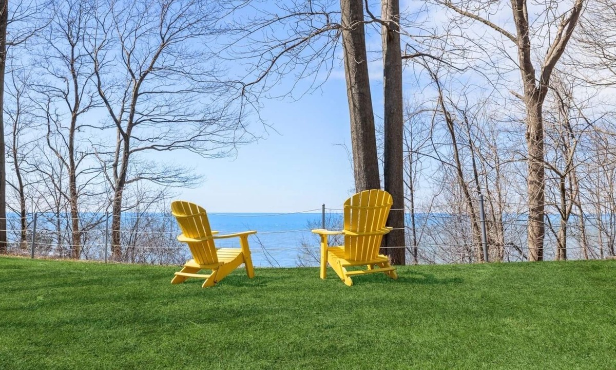 Lakeside House | Relax on your own private beach on stunning Lake Michigan