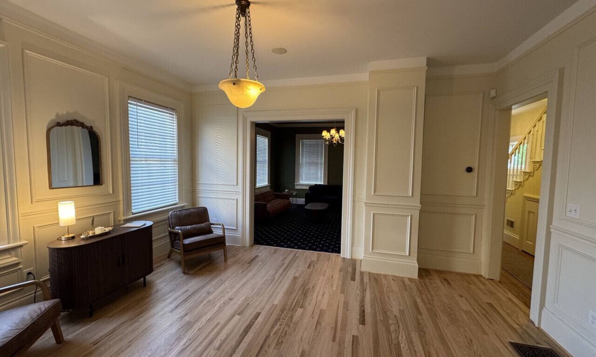 Port Huron House | Remodeled Downtown Historic Home, close to beach, McMorran, Marina