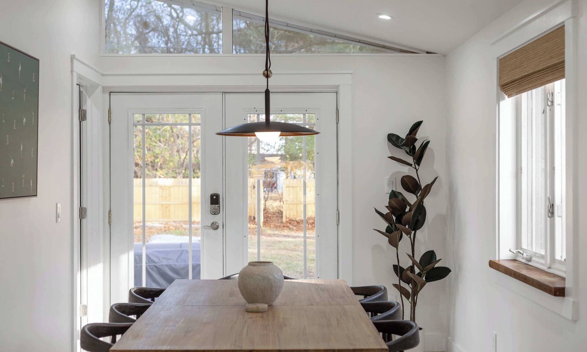 Southfield House | Renovated 7BR - Gym, Hot Tub, Sauna & Cold Plunge!