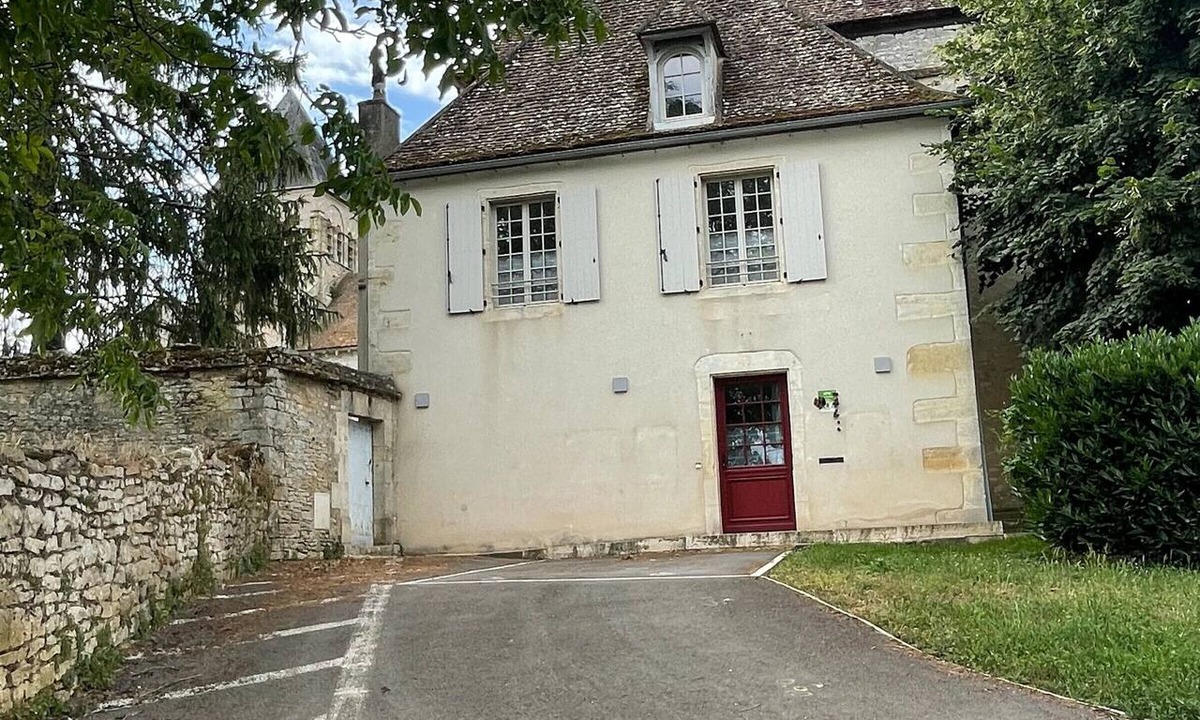 La Celle Cottage | Renovated cottage with park and playground, family friendly