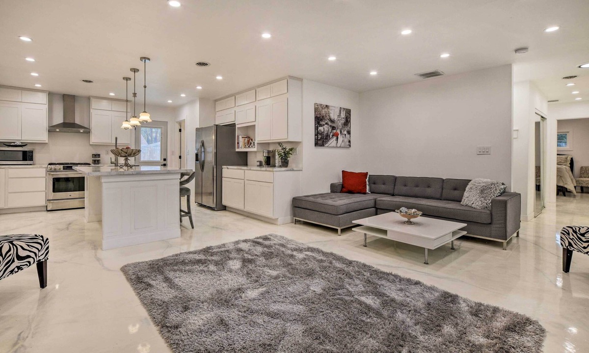Griffith House | Renovated Griffith Family Home in Chicagoland Area