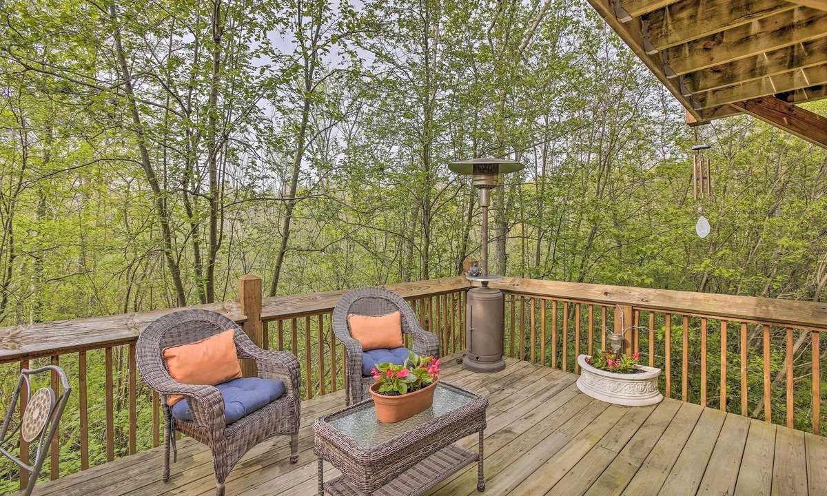 Oceana County Cabin | Resort Cabin w/Fire Pit: Golf, Hike and Play!