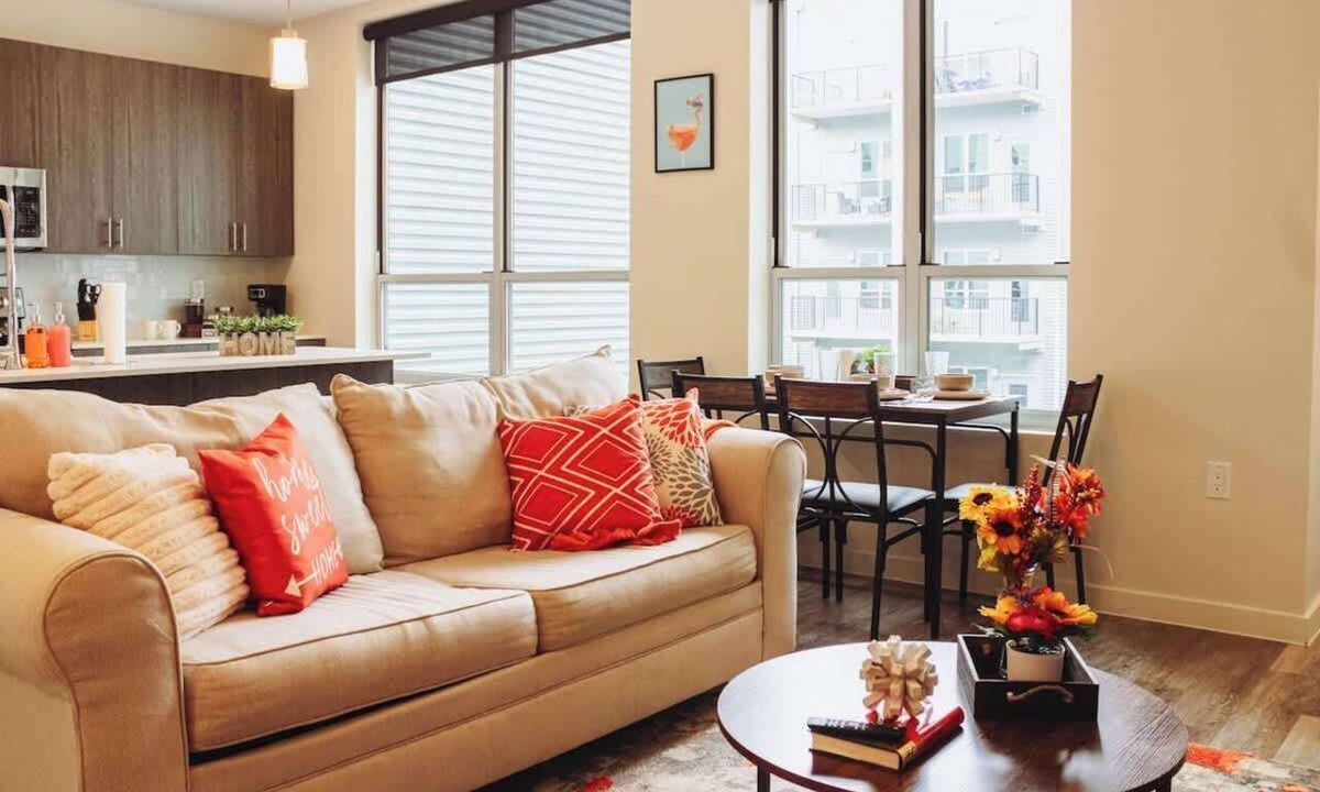 West Main Historic District Apartment | Rooftop Views in Downtown | Pool & Free Parking