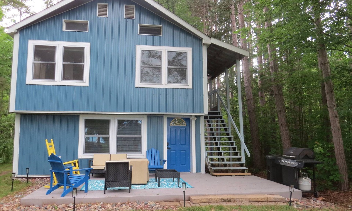 Barbeau Cottage | Ruthie's Cottage Charming 3-bedroom cottage with WiFi in Barbeau. 20 m Sault, Mi