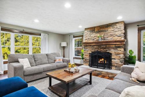 Sawyer House | Sawyer Farmhouse -Spacious Retreat with 5 Bedrooms