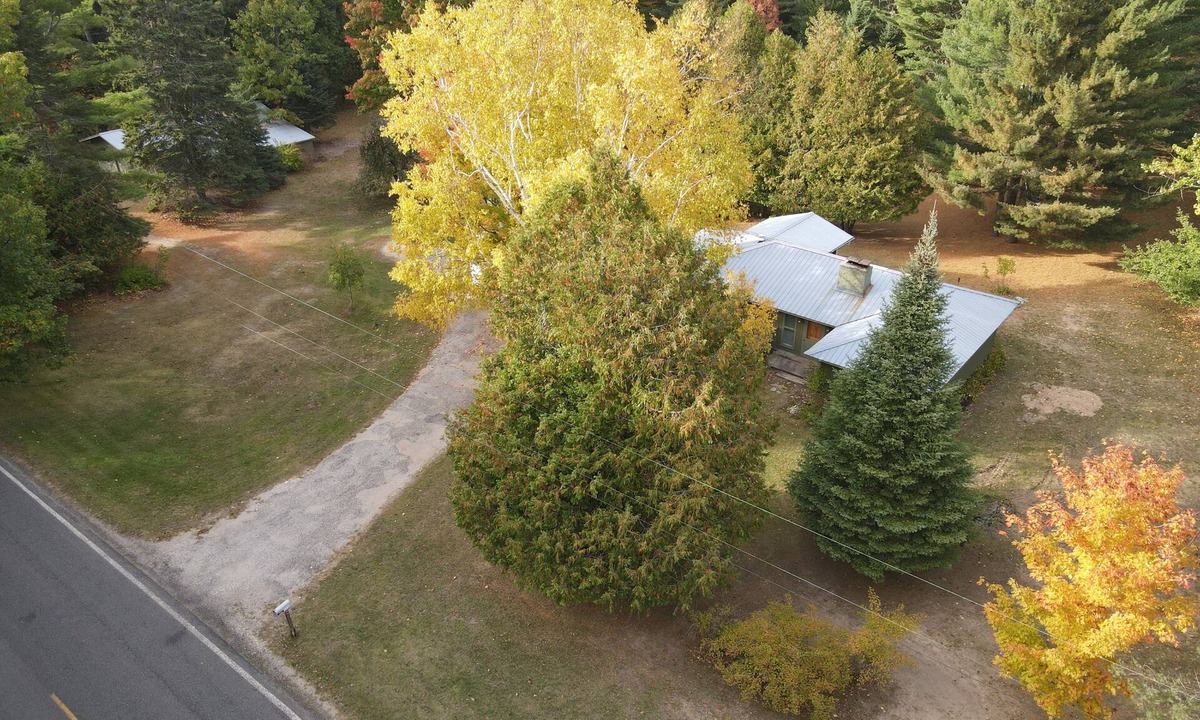 Cross Village Cottage | Secluded Northern Michigan Retreat Near the Tunnel of Trees