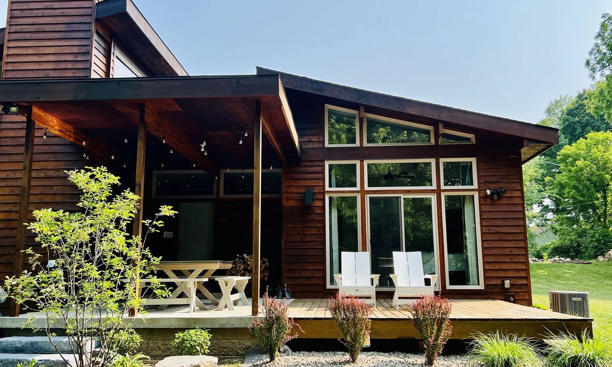 Pullman Cabin | Secluded & Restful! Modern Cabin-close to South Haven, Fennville, Saugatuck!