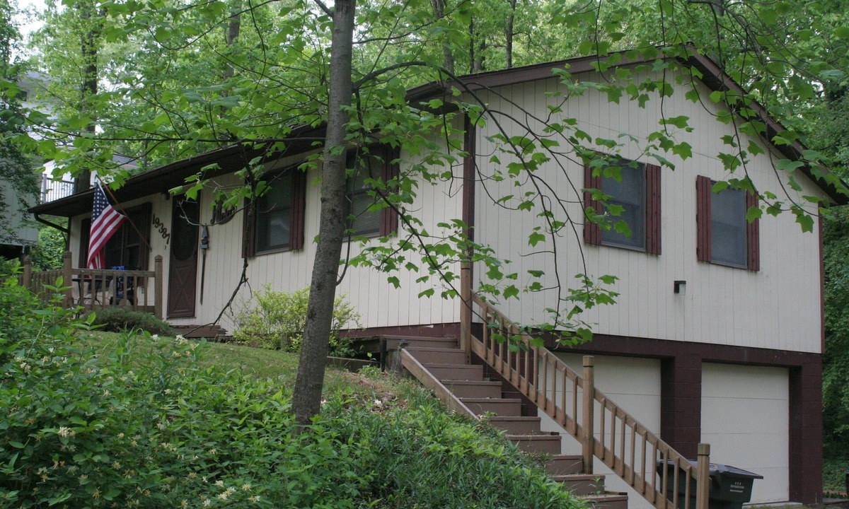 Michiana Cottage | Simple Cottage Set in the Woods by Lake Michigan