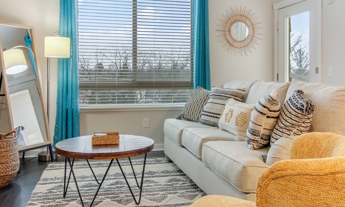 Traverse City Condo | Sip, Stay & Explore Traverse City Wine Country. Near all TC has to offer!