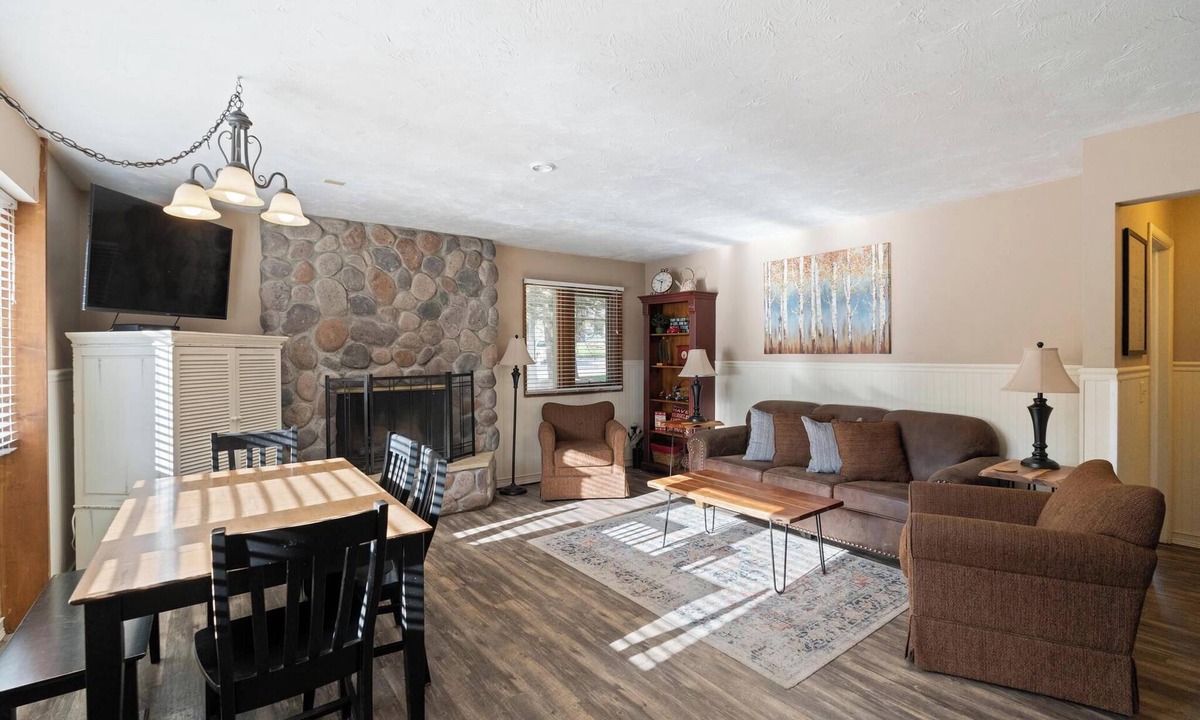 Boyne Falls Condo | Ski Lodge/Summer Villa at Base of Boyne Mountain