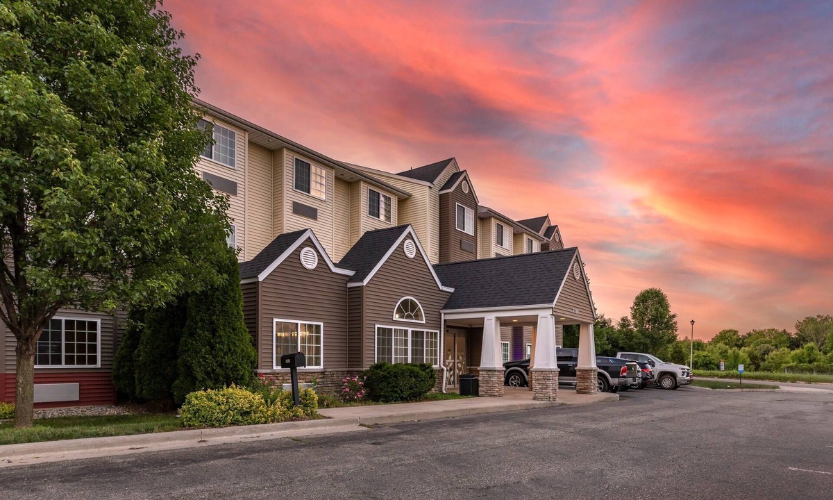 Kalamazoo Hotel | Sleep Inn & Suites Kalamazoo Southwest