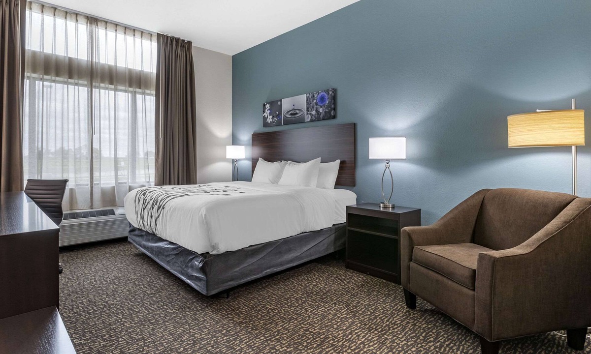 Franklin Hotel | Sleep Inn & Suites Milwaukee/Franklin