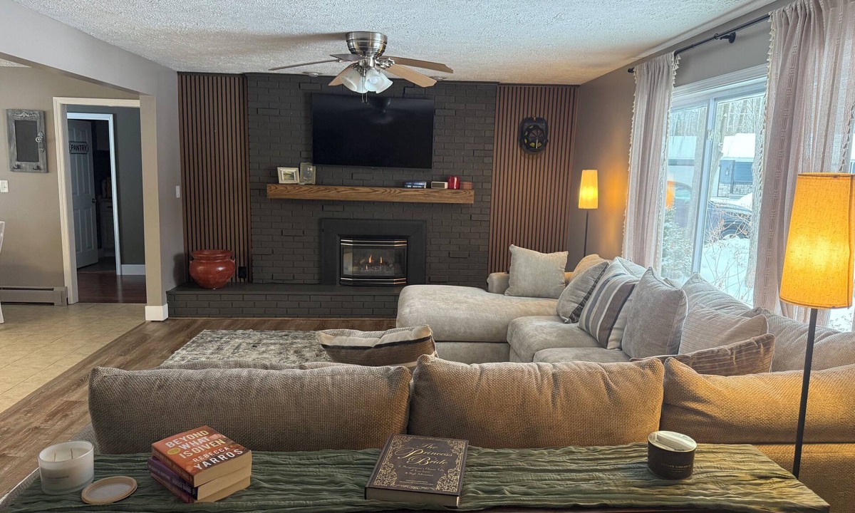 Prudenville House | Spacious 5-bed Retreat Near Houghton Lake – Sleeps 10