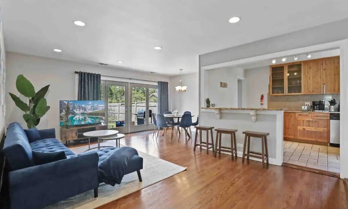 Des Plaines House | Spacious Des Plaines Home - Near Airport, Casino & Arena