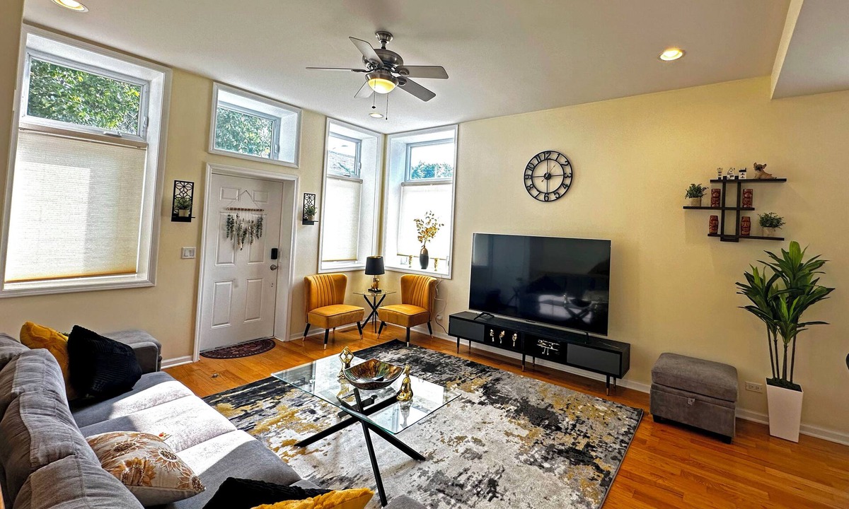River West Condo | Spacious & Modern 3BD/2BA Home- Garage Parking!