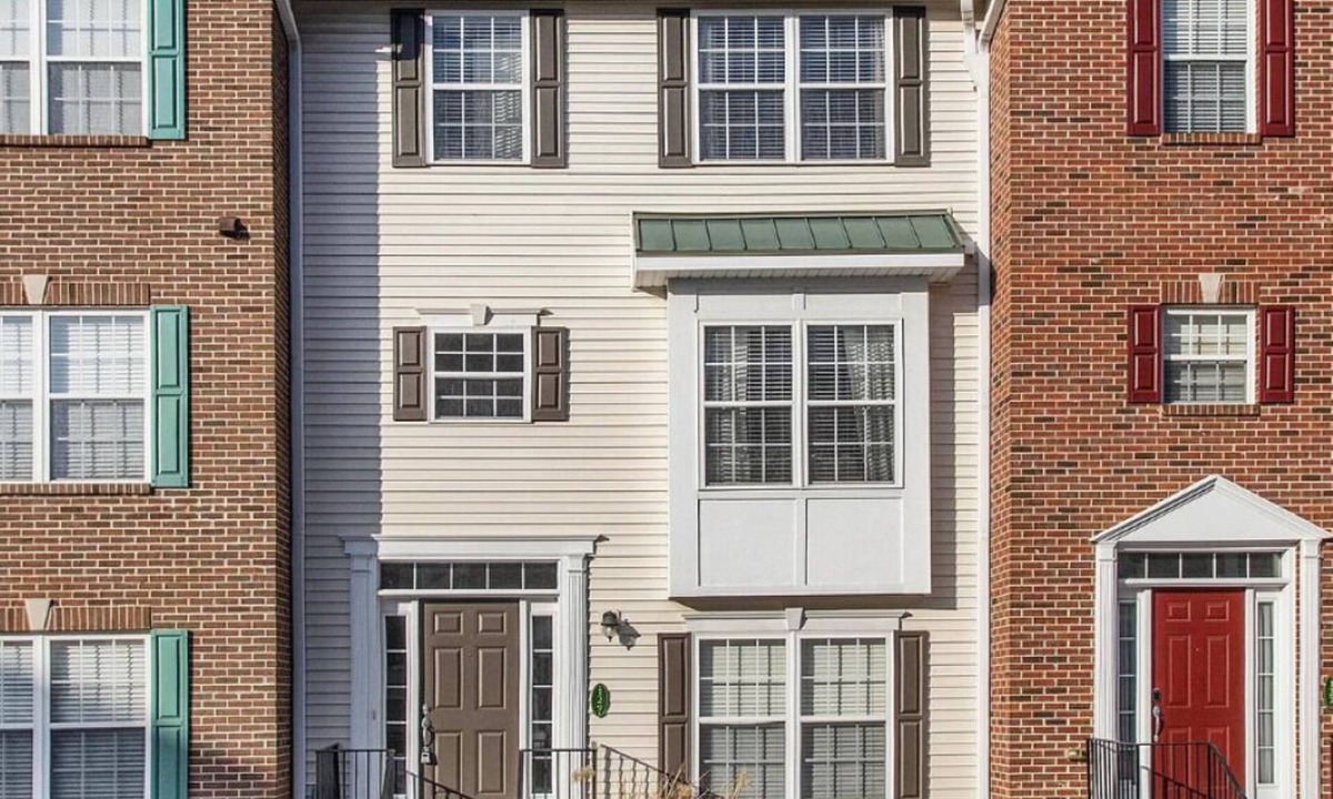 Roseland House | Spacious, walkable 3-bedroom townhome near Notre Dame and St. Mary's!