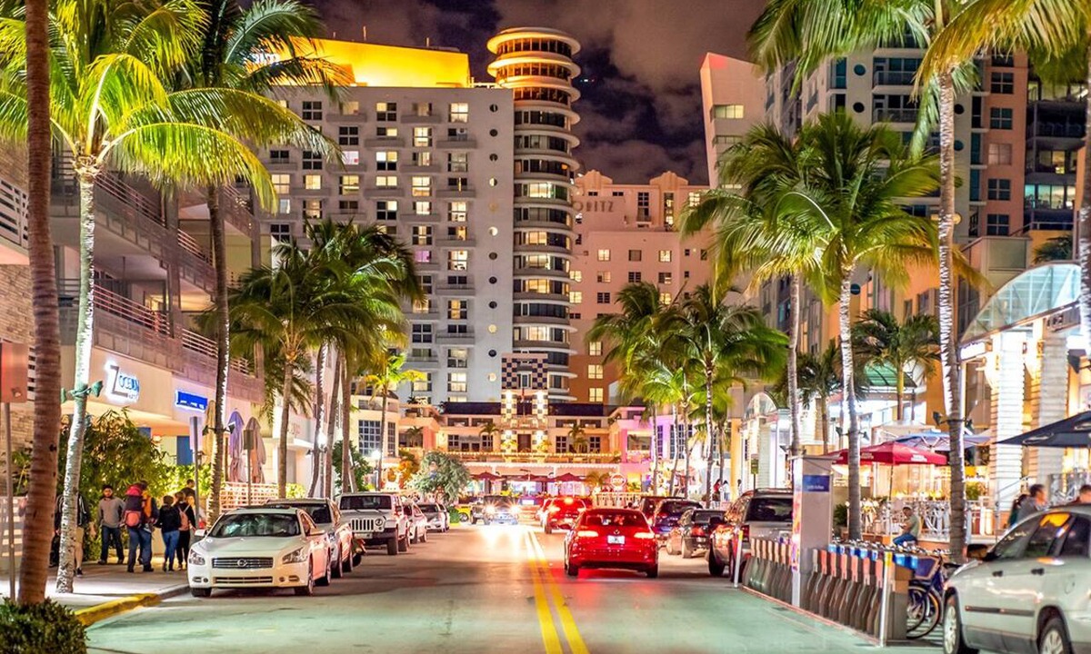 South Beach Condo | Spectacular Beach Views, Iconic Ocean Drive, Designer 3 BR/3 BA, Walk Everywhere